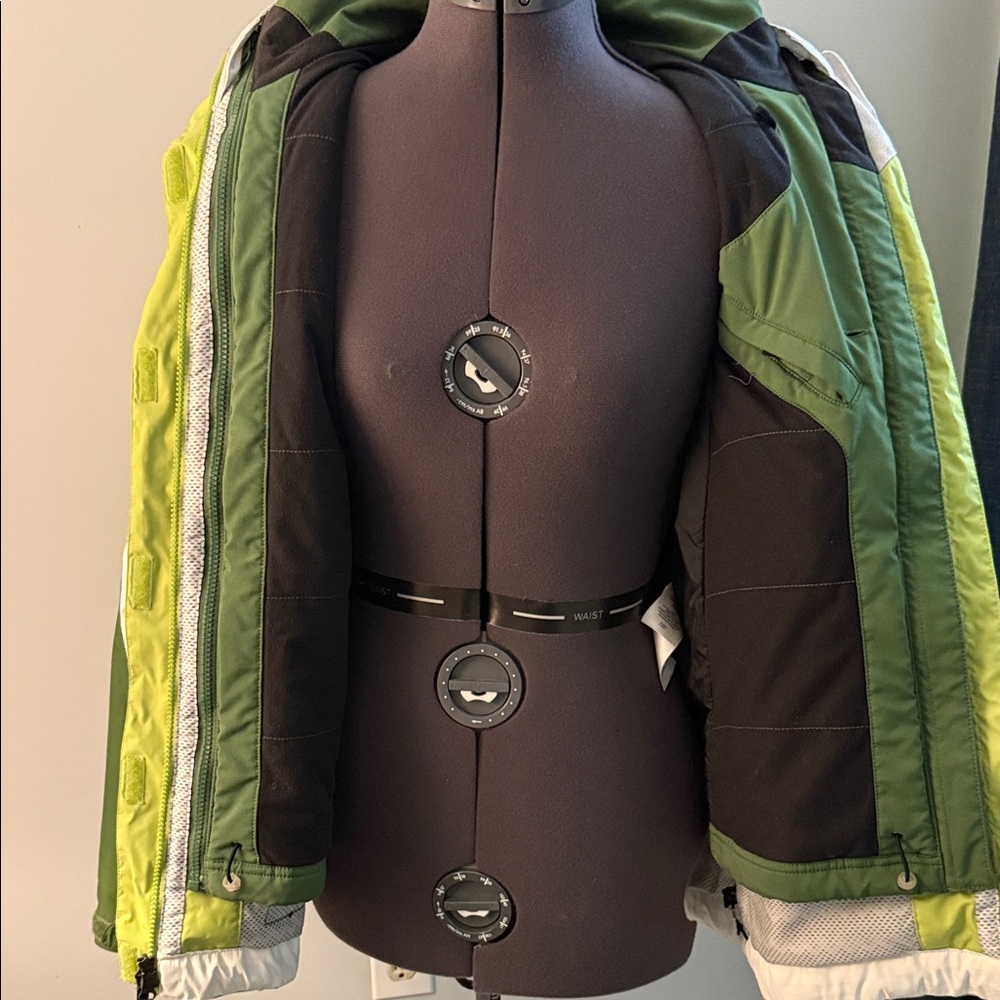 Columbia Lime and White Ski Jacket - Picture 14 of 16